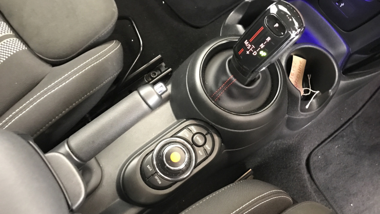 MINI Hatchback 2.0 Cooper S Sport 3dr [Comfort/Nav Pack] Petrol Hatchback